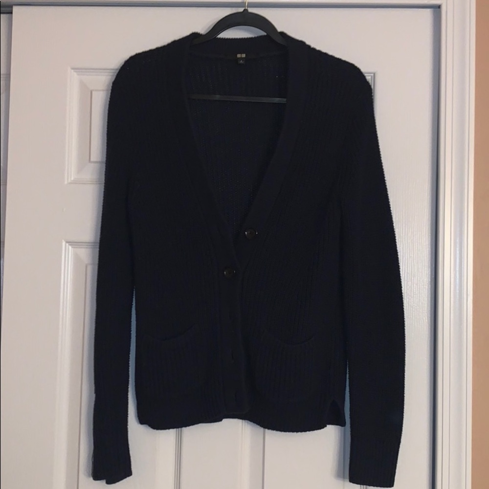 Uni Qlo cardigan